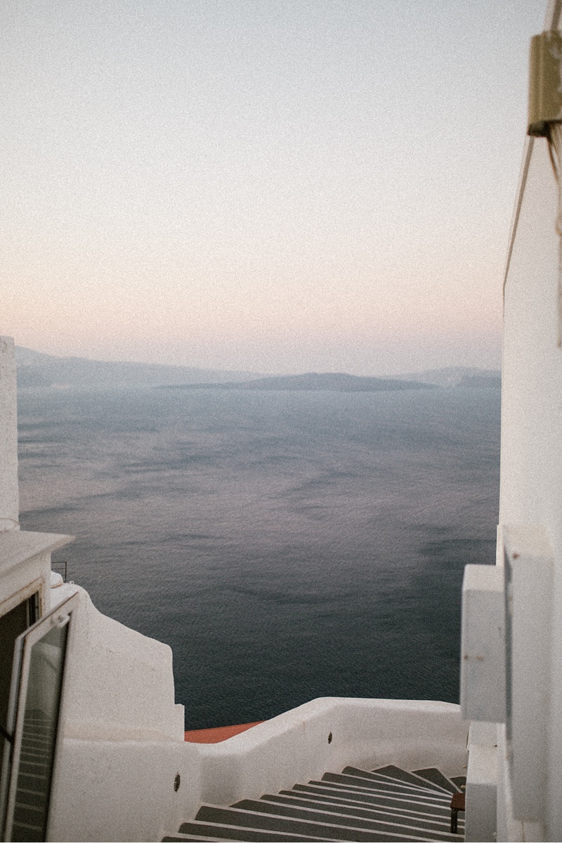 Sunrise in Oia, Santorini || Victoria Selman Photographer
