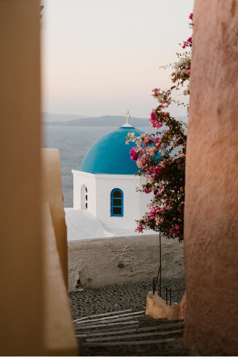 Blue dome church in Oia, Santorini || Victoria Selman Photographer