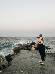 Travel to Oia, Santorini || Victoria Selman Photographer