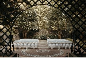 Organic & Boho Winterthur Gardens & Estate Wedding Ceremony at the Reflecting Pool // Wilmington, Delaware // Victoria Selman Photographer