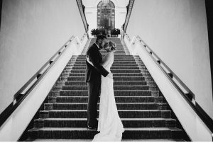 This glitzy-glam Great Gatsby wedding has a surprise confetti pop ending! // Sagamore Pendry, Baltimore, Maryland // Victoria Selman Photographer
