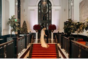This glitzy-glam Great Gatsby wedding has a surprise confetti pop ending! // Sagamore Pendry, Baltimore, Maryland // Victoria Selman Photographer
