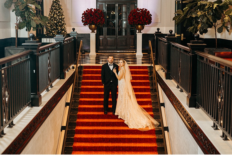 This glitzy-glam Great Gatsby wedding has a surprise confetti pop ending! // Sagamore Pendry, Baltimore, Maryland // Victoria Selman Photographer