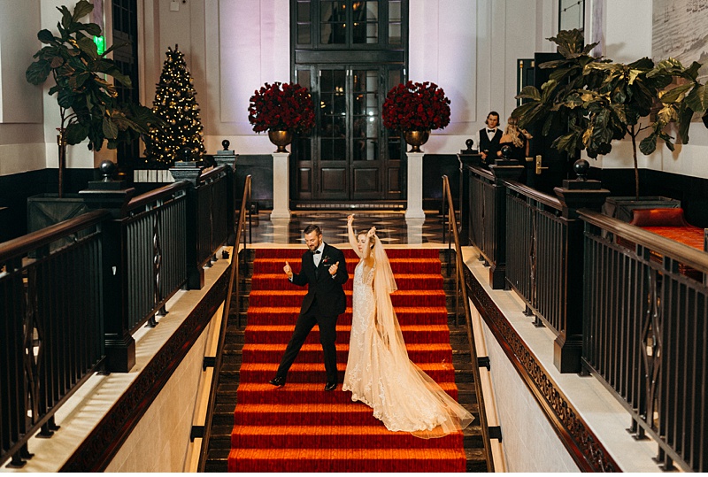 This glitzy-glam Great Gatsby wedding has a surprise confetti pop ending! // Sagamore Pendry, Baltimore, Maryland // Victoria Selman Photographer