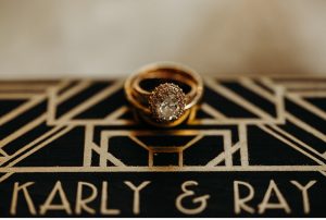 This glitzy-glam Great Gatsby wedding has a surprise confetti pop ending! // Sagamore Pendry, Baltimore, Maryland // Victoria Selman Photographer