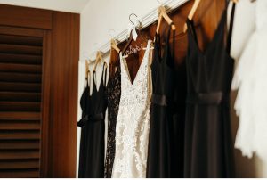 This glitzy-glam Great Gatsby wedding has a surprise confetti pop ending! // Sagamore Pendry, Baltimore, Maryland // Victoria Selman Photographer