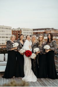 This glitzy-glam Great Gatsby wedding has a surprise confetti pop ending! // Sagamore Pendry, Baltimore, Maryland // Victoria Selman Photographer