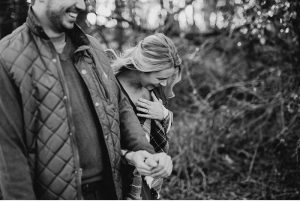 Super chill engagement session at Kinder Farm Park in Annapolis, Maryland // Victoria Selman Photographer