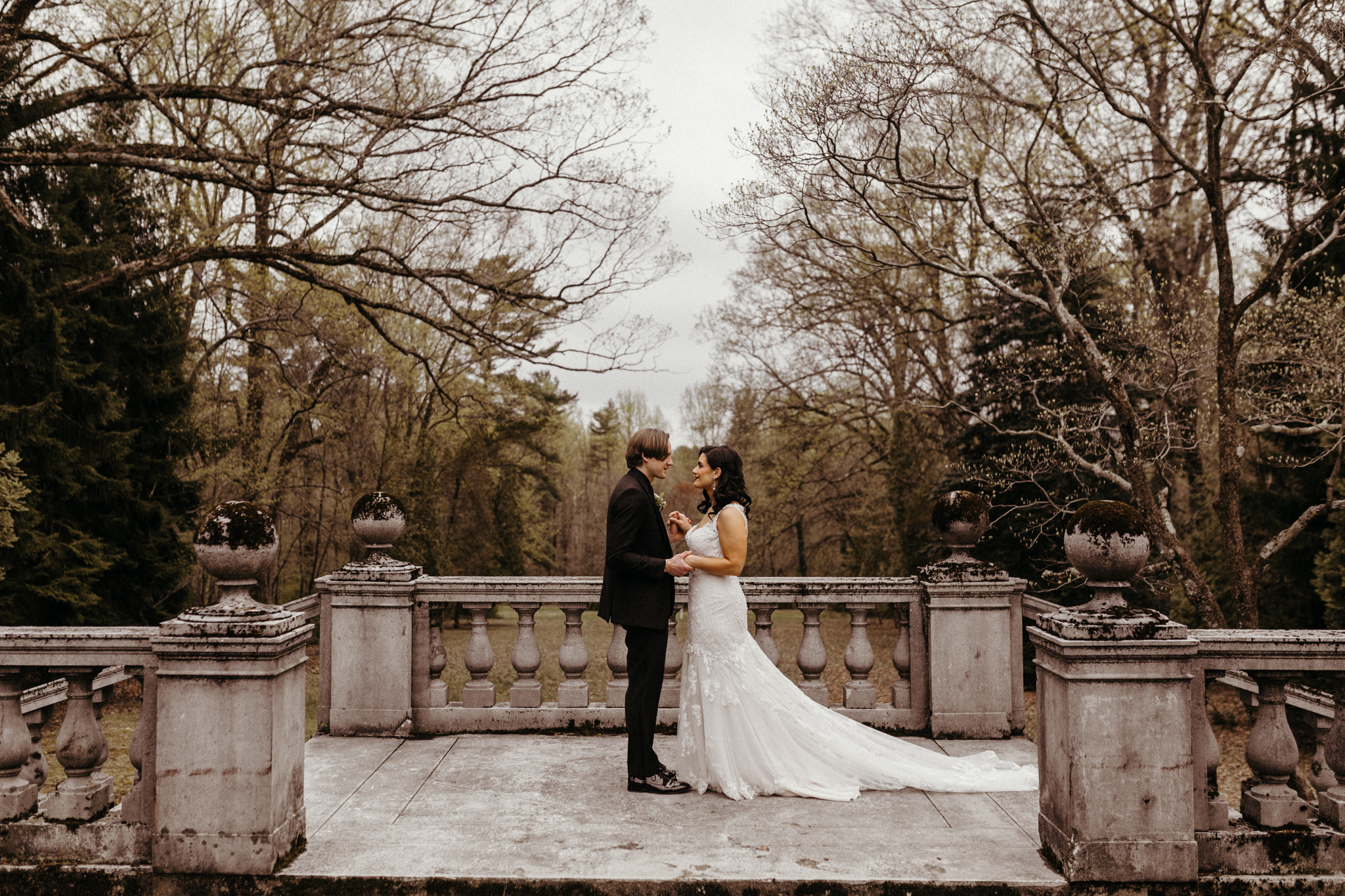 Romantic Haunted Haus Wedding at Strong Mansion // Victoria Selman Photographer