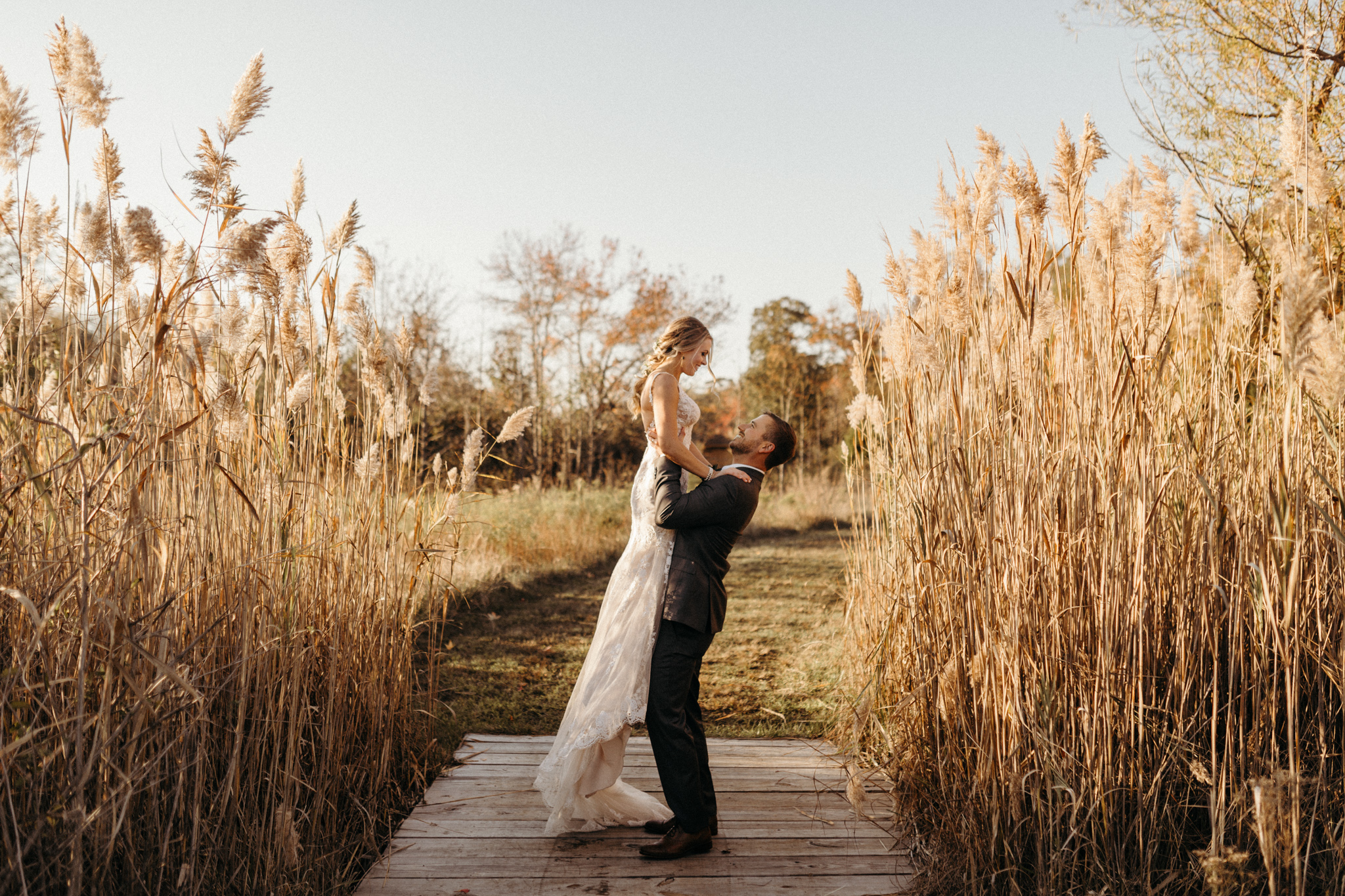 Earthy Laughter-Filled Fall Wedding On The Chesapeake Bay || Sarah & Ted