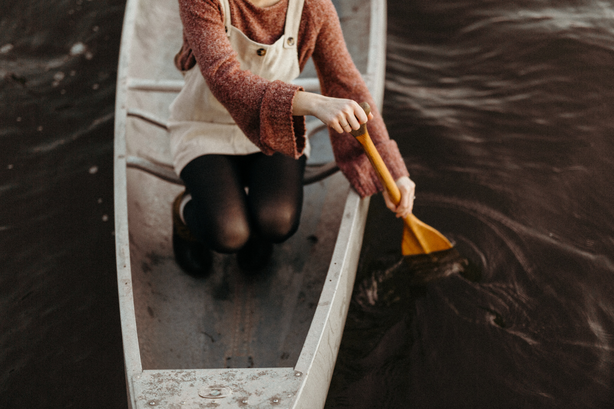 Unique adventurous canoe engagement session idea in the chesapeake bay